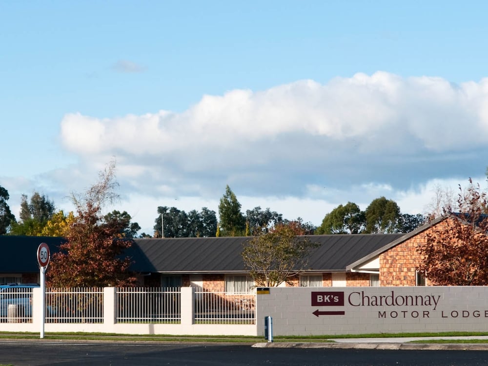 BK's Chardonnay Motor Lodge — 4-Star Luxury Hotel in Masterton, New Zealand