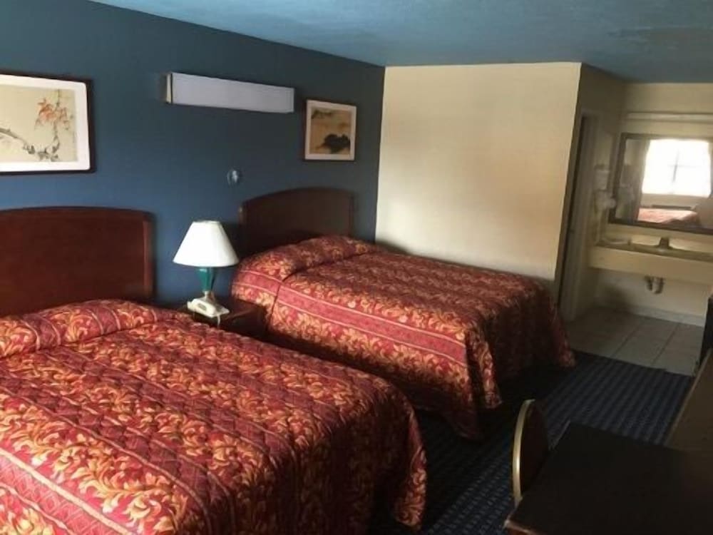 Guest Inn & Suites - photo 15