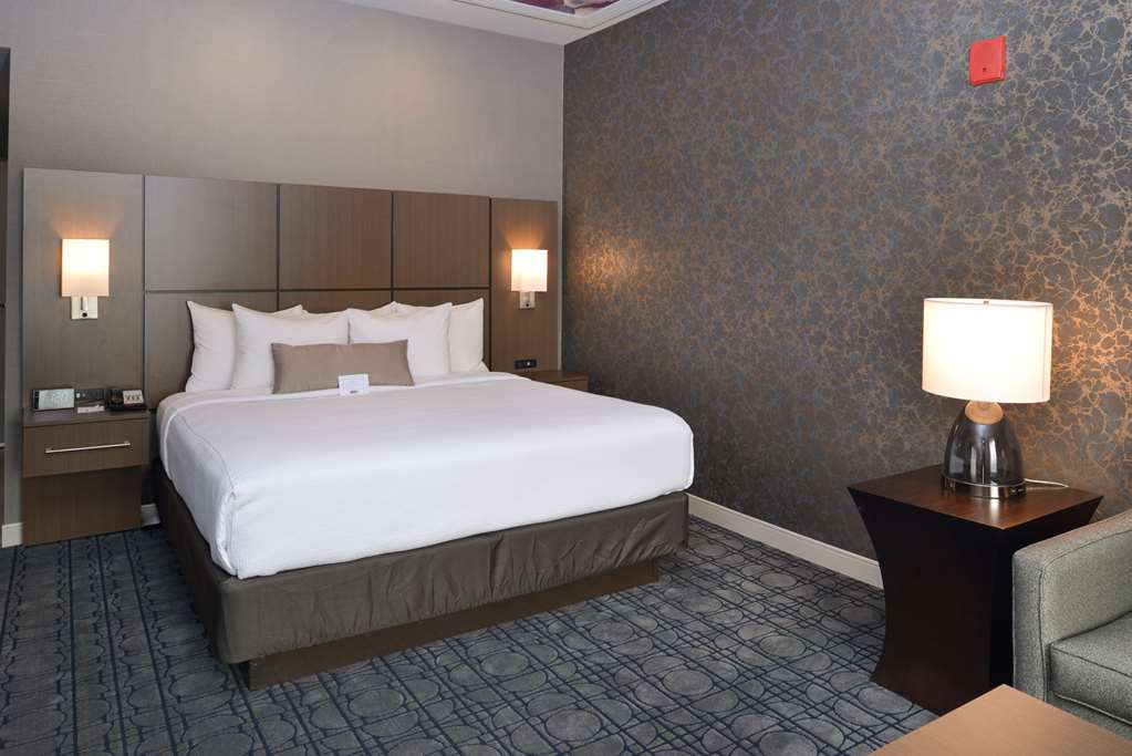 Best Western Plus Coalinga Inn - photo 19