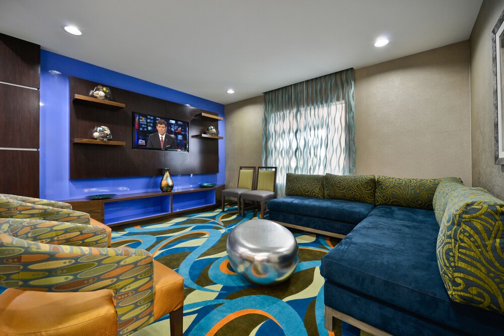 Holiday Inn Express & Suites Forrest City by IHG - photo 19