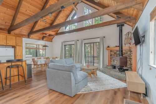 Rivendell Retreat in Arnold, United States