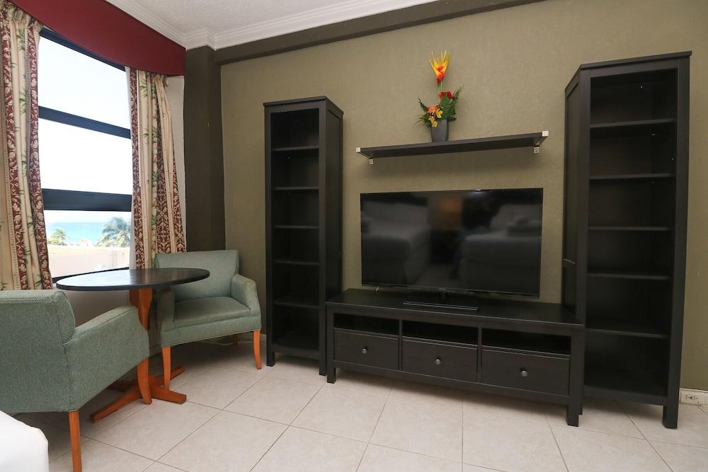 512 Parcial Ocean View Hollywood Beach Resort - photo 18