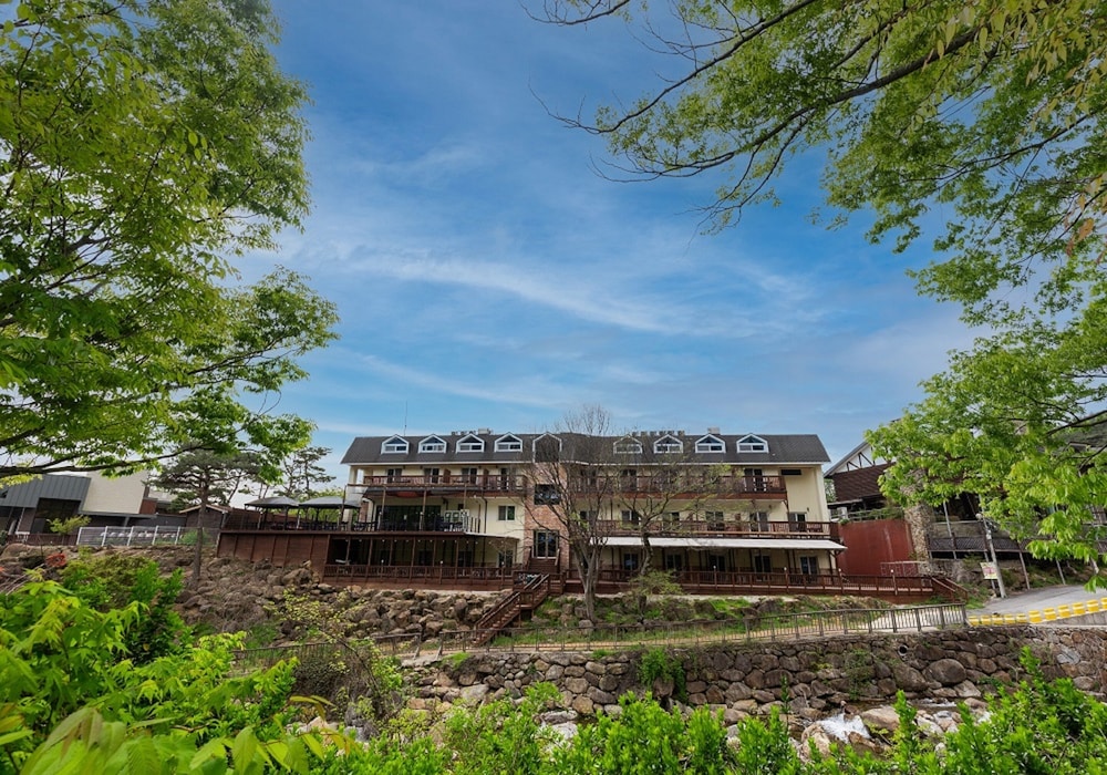 Jirisan Parkview in Gunsan, South Korea