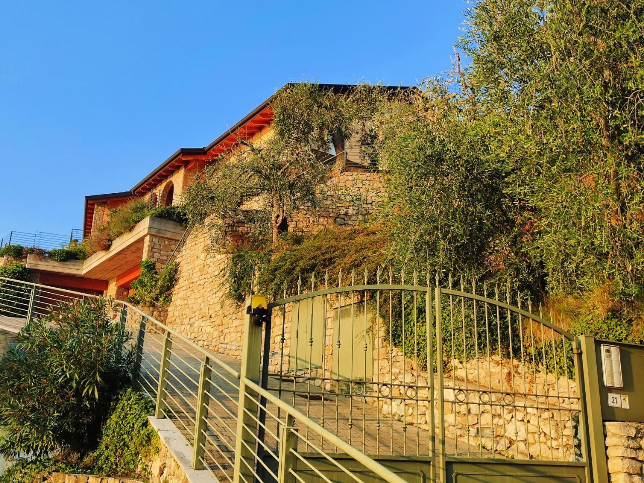 Villa al Feudo — 4-Star Luxury Hotel in Brenzone, Italy