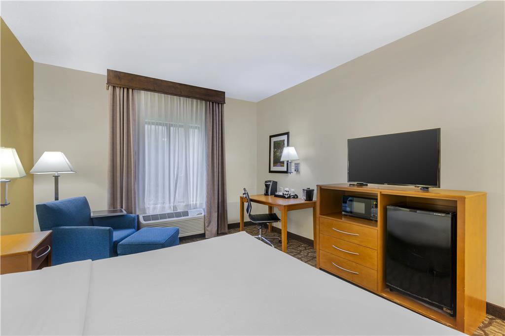 Best Western Plus Richmond Hill Inn - photo 31