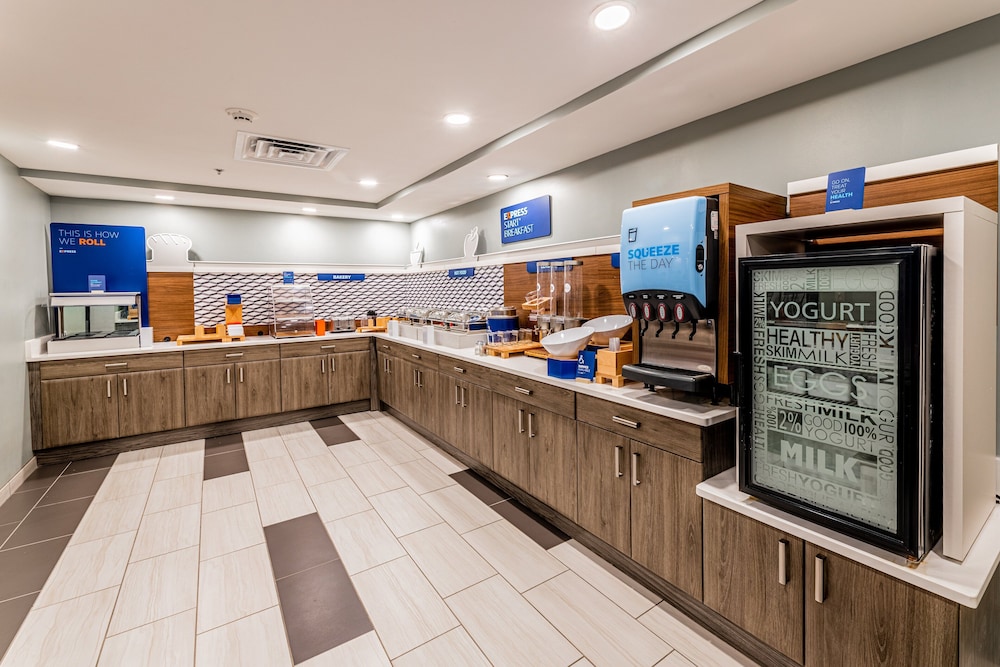 Holiday Inn Express Indianapolis South by IHG - photo 53