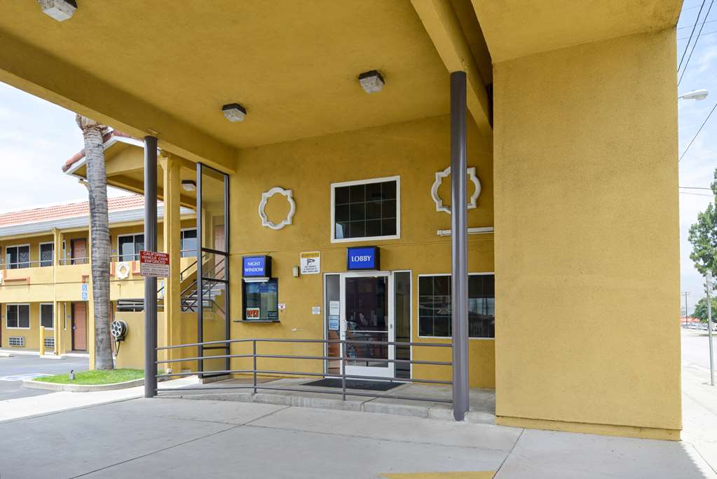 Americas Best Value Inn Azusa Pasadena - photo 4