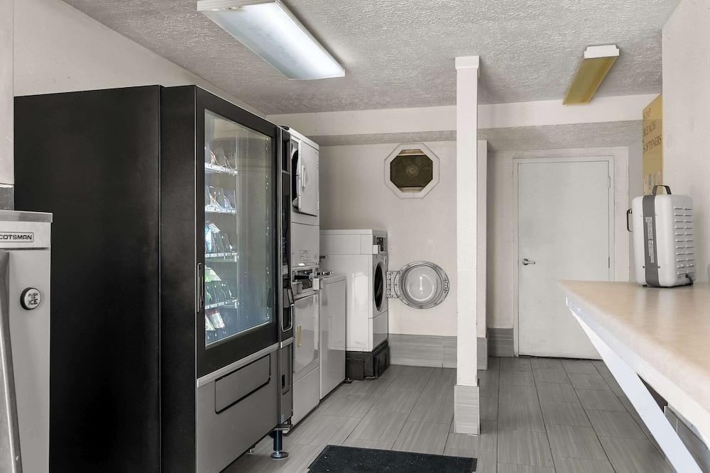 Americas Best Value Inn Lincoln - photo 25