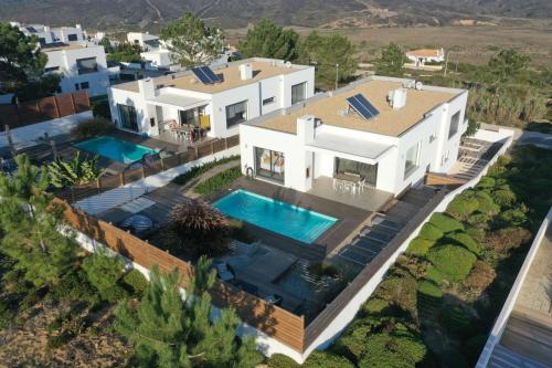 Cairnvillas Villa Solar C37 Luxury Villa with Swimming Pool Near Beach — 4-Star Luxury Hotel in Aljezur, Portugal