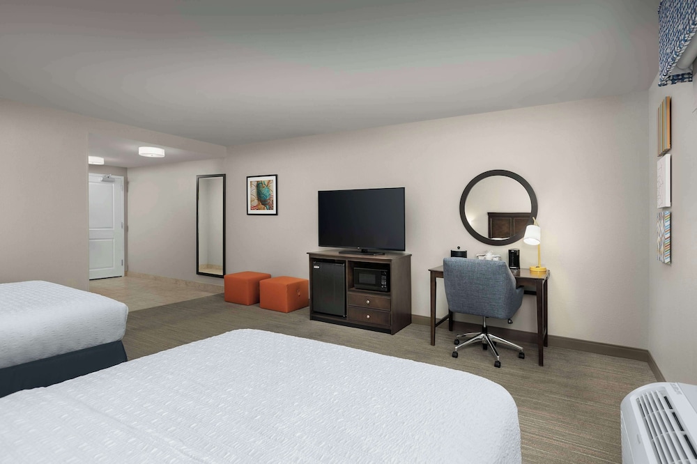 Hampton Inn Augusta - photo 9