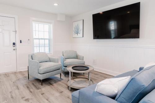 2006 Queen Suite 2nd Floor Cove — 4-Star Luxury Hotel in Santa Cruz, United States