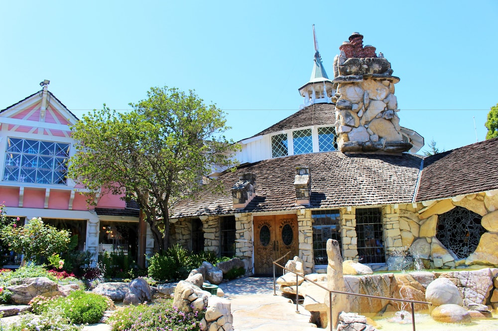 Madonna Inn - photo 104
