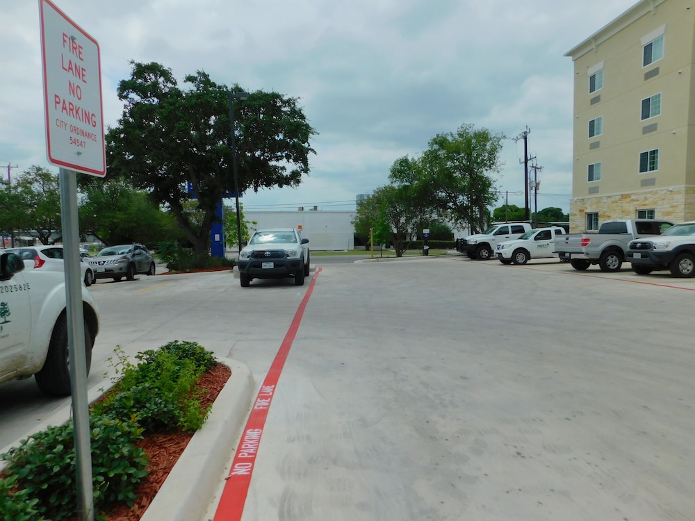 Candlewood Suites San Antonio Airport by IHG - photo 28