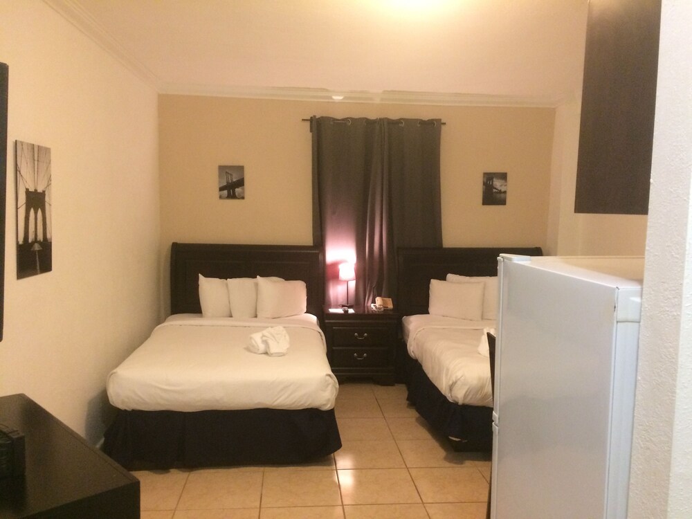 Hollywood Beach Resort Beautiful Large Studio - photo 2