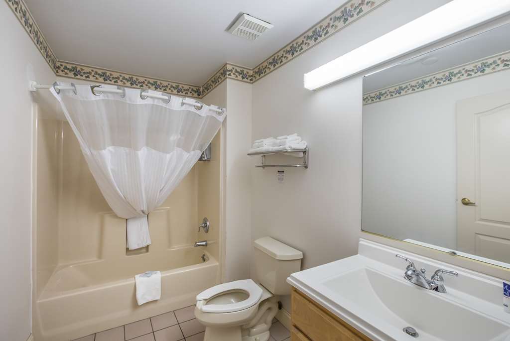 Americas Best Value Inn & Suites Three Rivers - photo 9