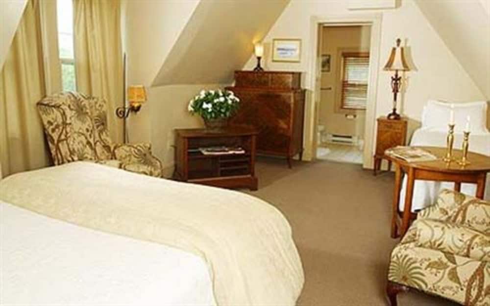 The Sayre Mansion Inn - photo 7