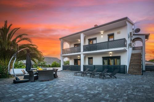 Apartments Villa LiLi near the beach — 4-Star Luxury Hotel in Porec, Croatia