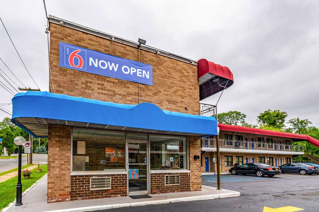 Motel 6 Elmsford NY White Plains - featured photo