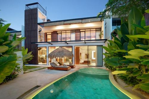 Charming 4 Bedroom Villa Canggu — 4-Star Luxury Hotel in Canggu, Indonesia