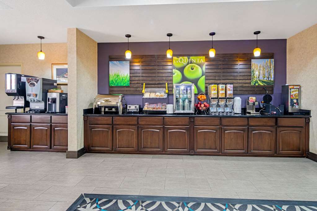 La Quinta Inn & Suites by Wyndham Temecula - photo 25