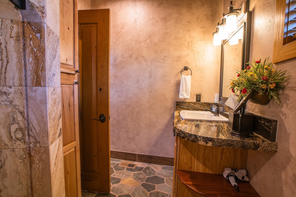 Cougar Ridge Resort LLC - photo 69