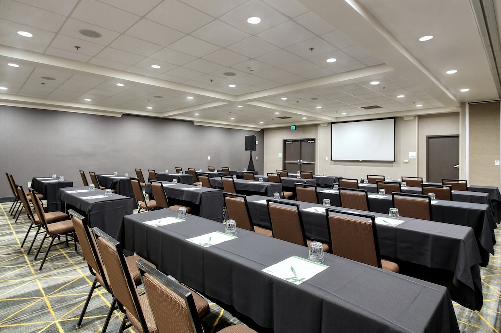 Holiday Inn Hotel & Suites Atlanta Airport North by IHG - photo 57