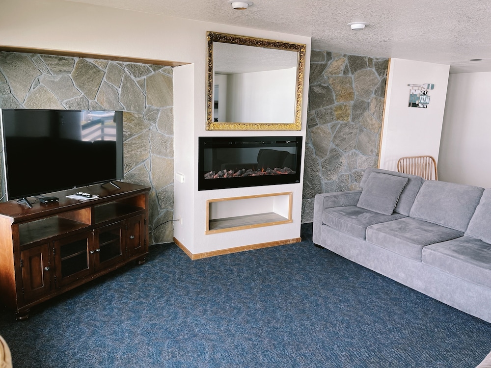 The Sandcastle Beachfront Hotel - photo 10