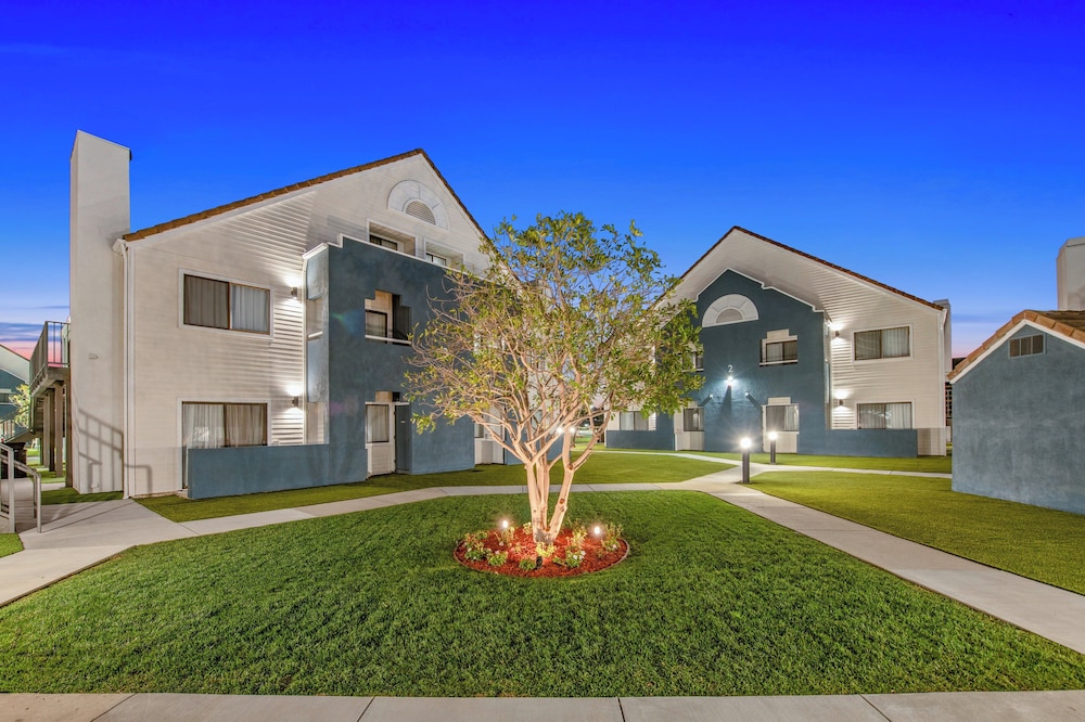 Staybridge Suites Oxnard River Ridge by IHG - photo 91