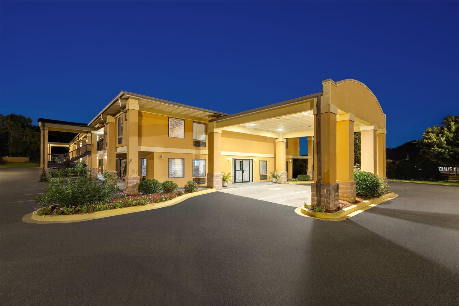 Days Inn by Wyndham Blythewood North Columbia - photo 4