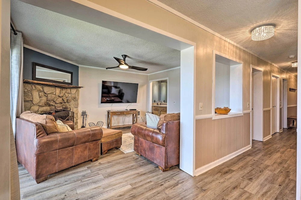 2 Mi to Skiing Resort Style Beech Mountain Condo - photo 14