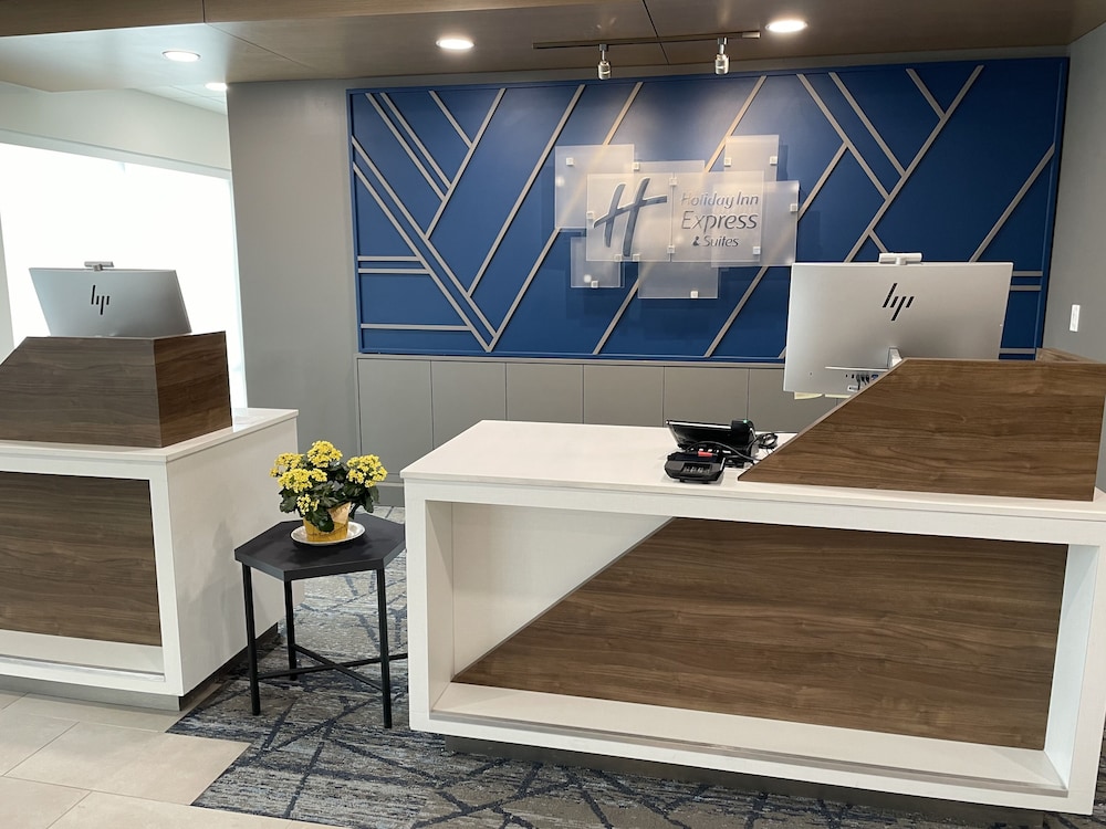 Holiday Inn Express & Suites Muskegon Grand Haven an IHG Hotel - photo 47