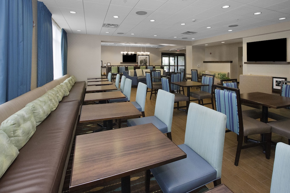 Hampton Inn Pittsburgh Bridgeville - photo 52