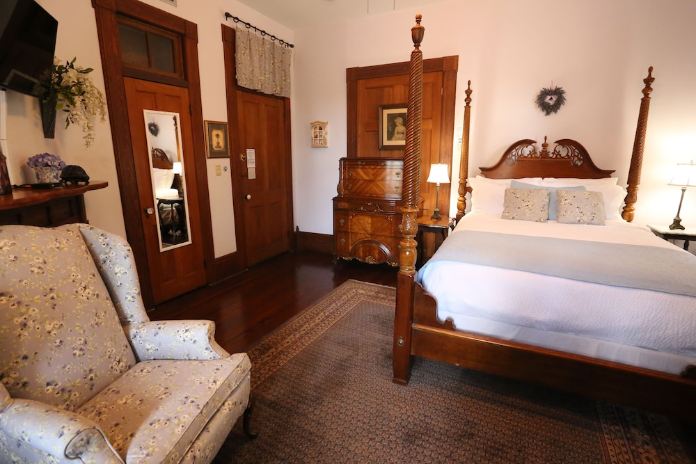 Sweetwater Branch Inn - photo 45