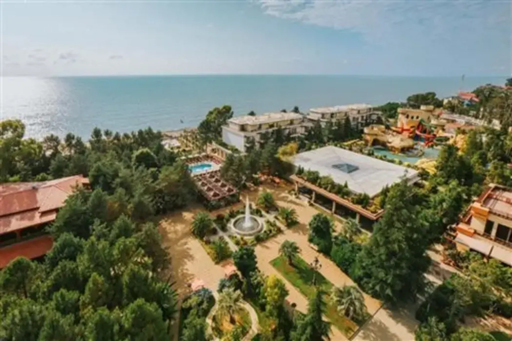 Luxury Dreamland Oasis Apartments