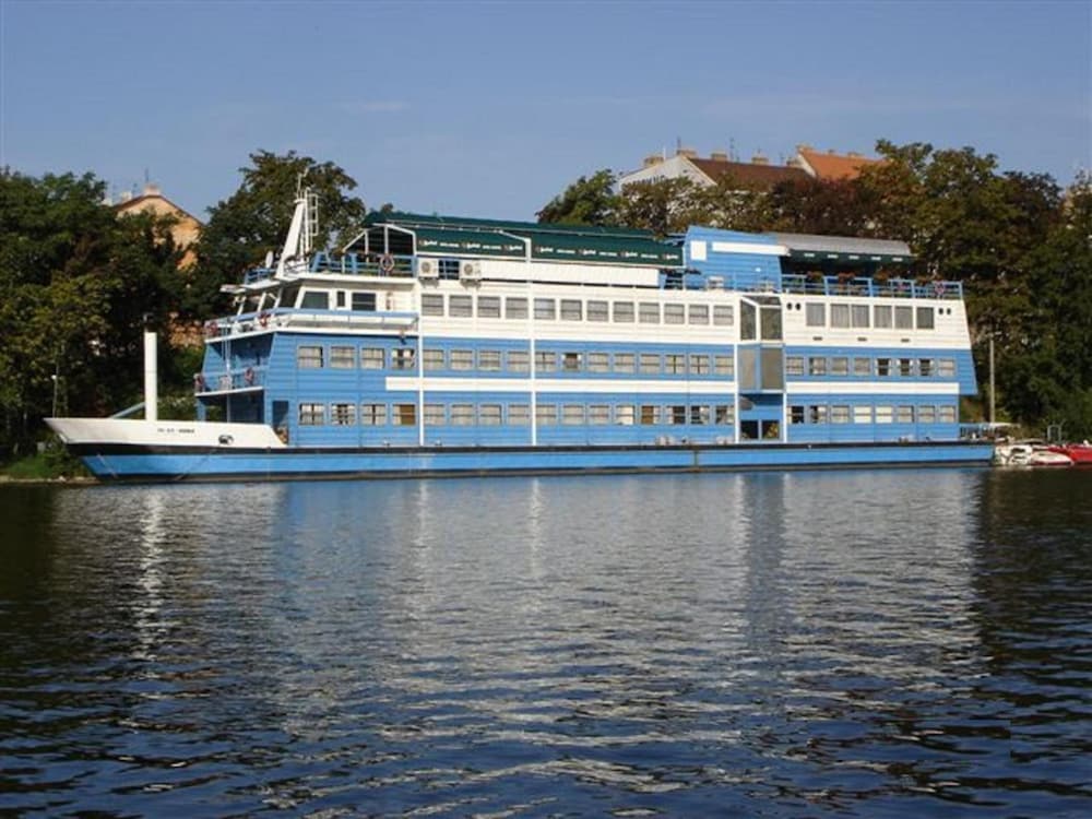 Botel Vodnik - last minute hotel in Prague