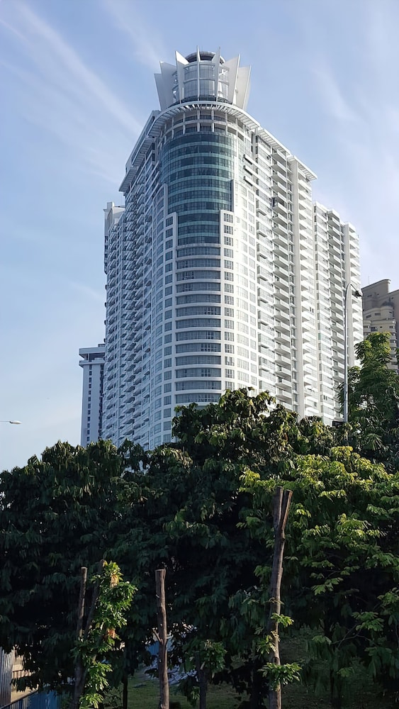 Upper View Regalia Hotel — Kuala Lumpur — photo 2