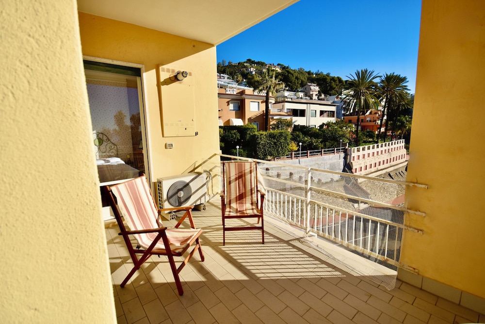 Panorama Apt in Ospedaletti by Wonderful Italy — 4-Star Luxury Hotel in Ospedaletti, Italy