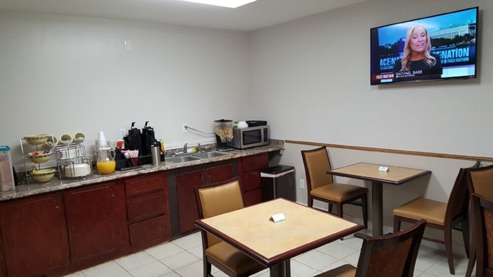 Loyalty Inn Hawkinsville - photo 19