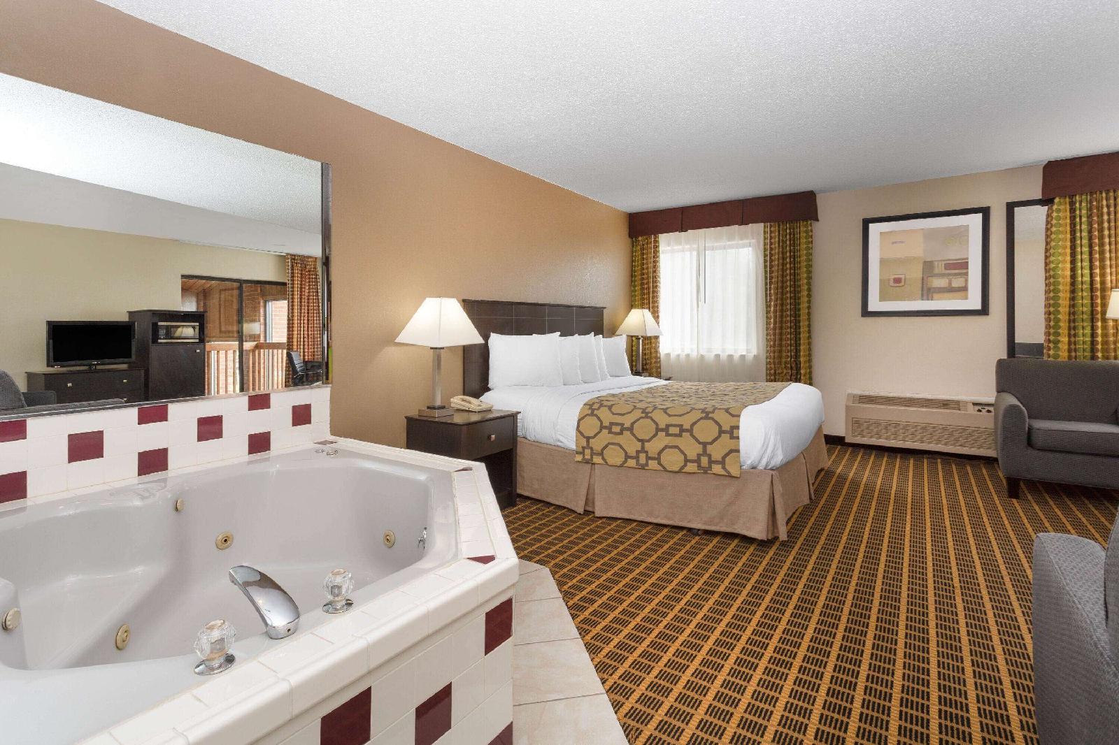 Baymont by Wyndham Harvard - photo 14