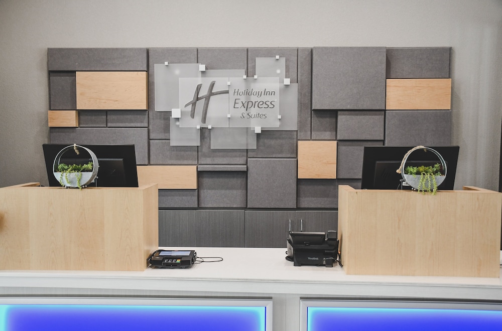 Holiday Inn Express & Suites Omaha Downtown Old Market by IHG - photo 37