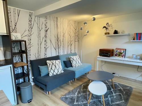 Maisonnette Dans Jardin Partage in Colombes, France