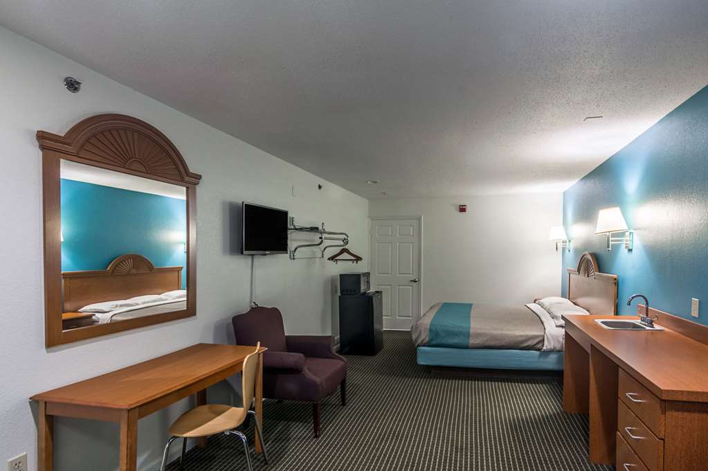 Motel 6 Azle TX - photo 14