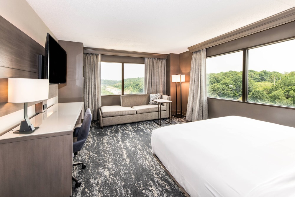 Pittsburgh Airport Marriott - photo 8