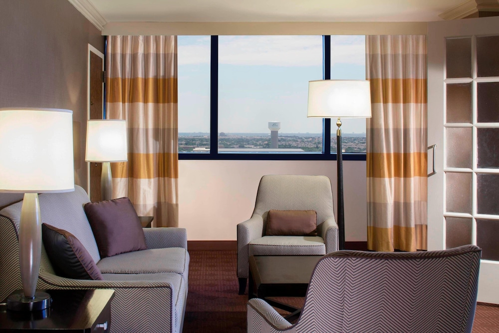 Sheraton DFW Airport Hotel - photo 19
