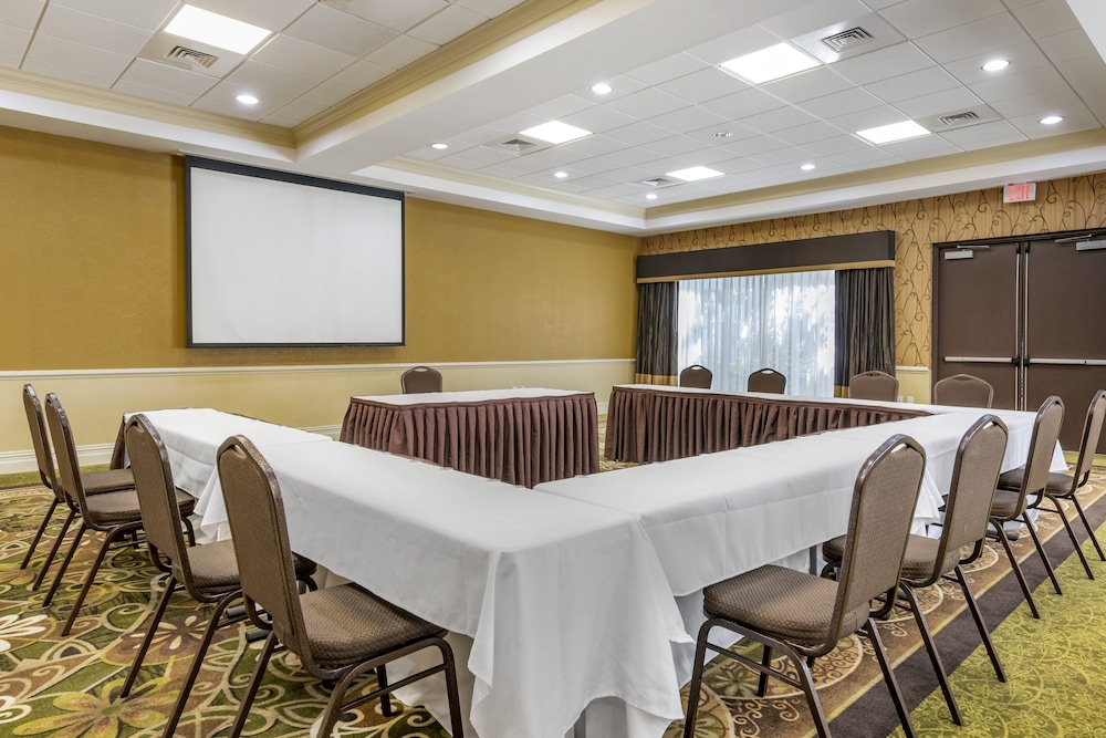 Holiday Inn Resort Orlando Lake Buena Vista by IHG - photo 91