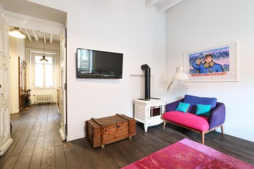 Custodi Premium Apartment tra Navigli e Bocconi — 4-Star Luxury Hotel in Milan, Italy