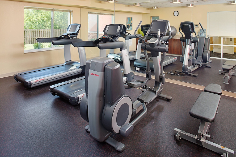 TownePlace Suites by Marriott Fayetteville North - photo 14