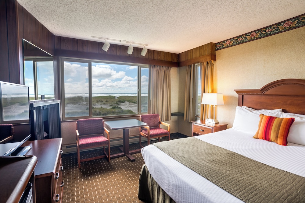 Ebb Tide Oceanfront Inn - photo 38