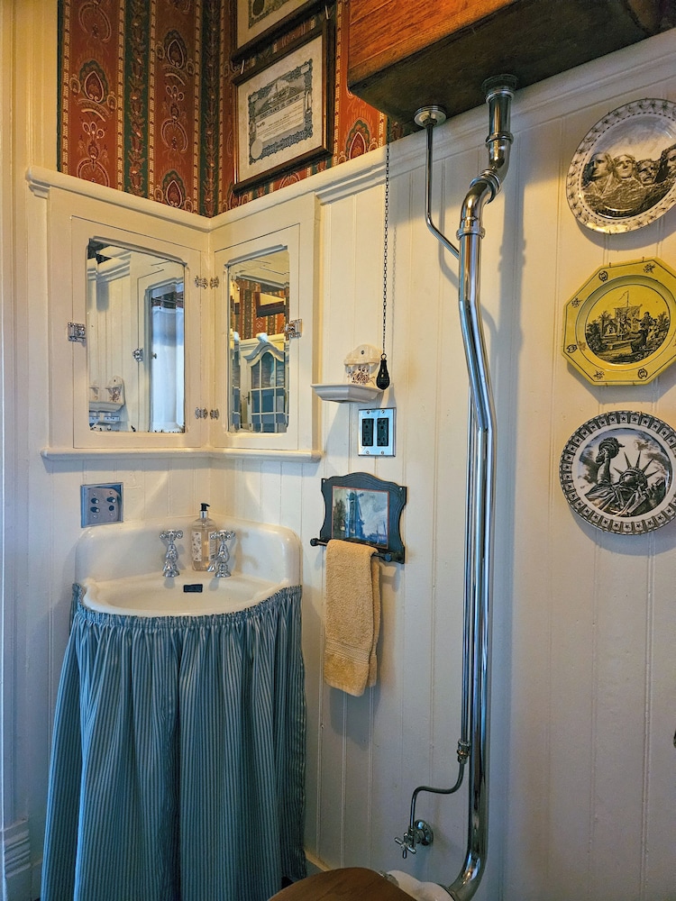 The JD Hyde Historic Inn - photo 61