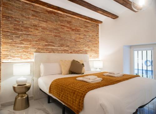 Central Market Ciutat Vella exclusively for families — 4-Star Luxury Hotel in Valencia, Spain